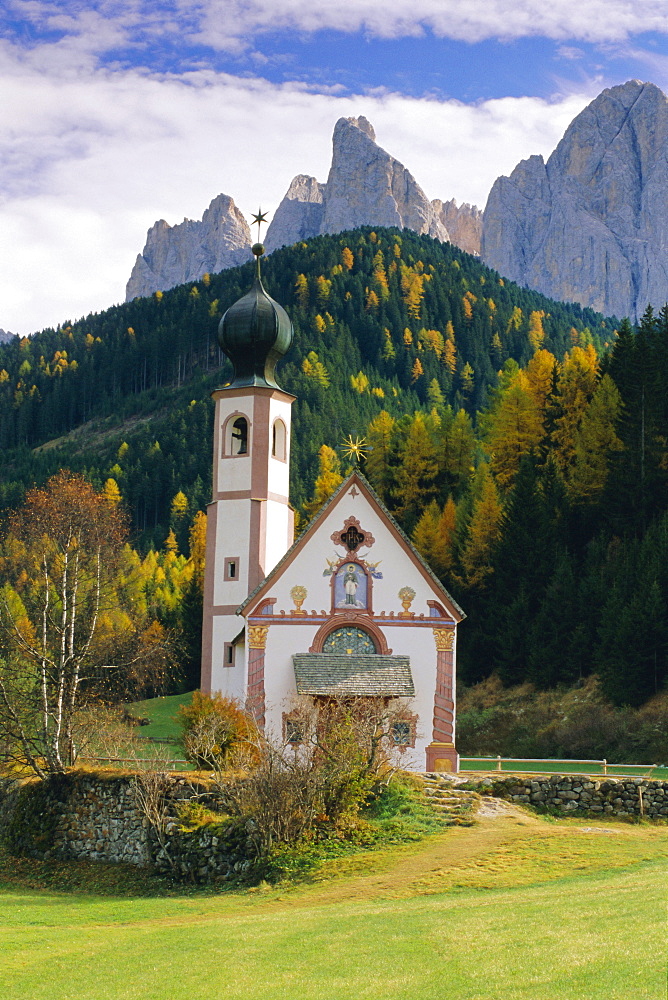 St. Johann Church, The Dolomites, Geisler Gruppe, Trentino-Alto Adige, Italy, Europe