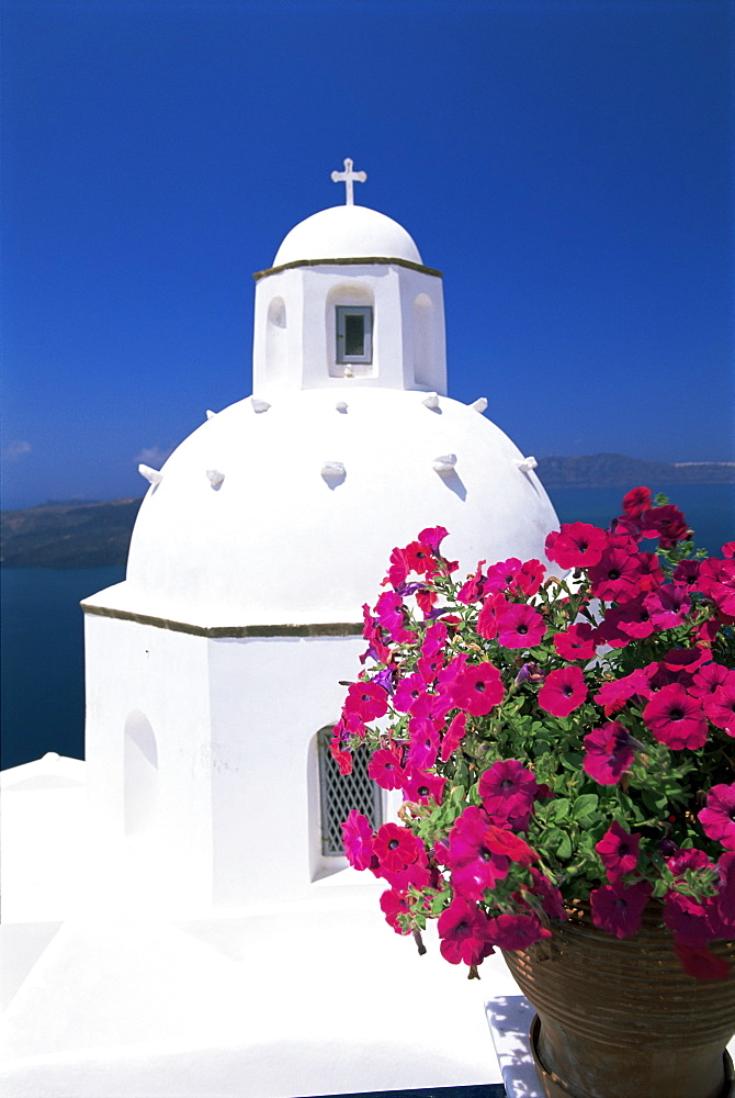 Greek Orthodox church in Fira, island of Santorini (Thira), Cyclades, Greece, Europe