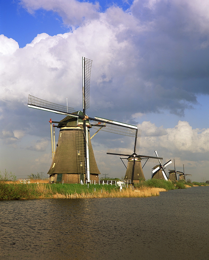 Canal and windmills at Kinderdijk, UNESCO World Heritage Site, Holland, Europe