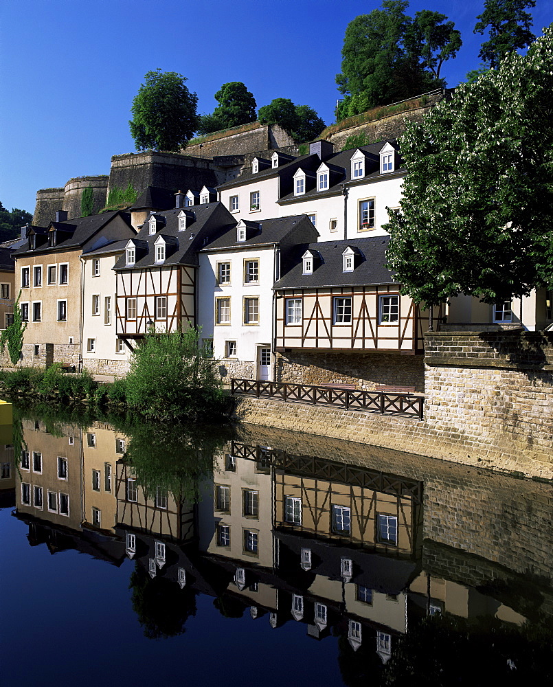 Houses along the river in the Old Town, Luxembourg City, Luxembourg, Europe