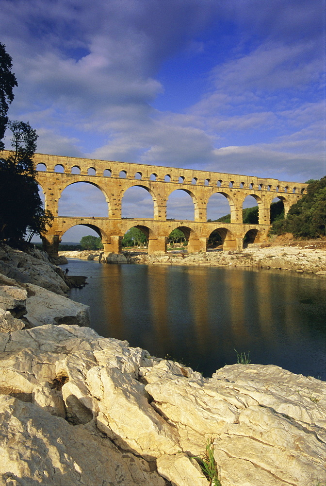 Pont du Gard, Roman aqueduct, UNESCO World Heritage Site, near Avignon, Provence, France, Europe