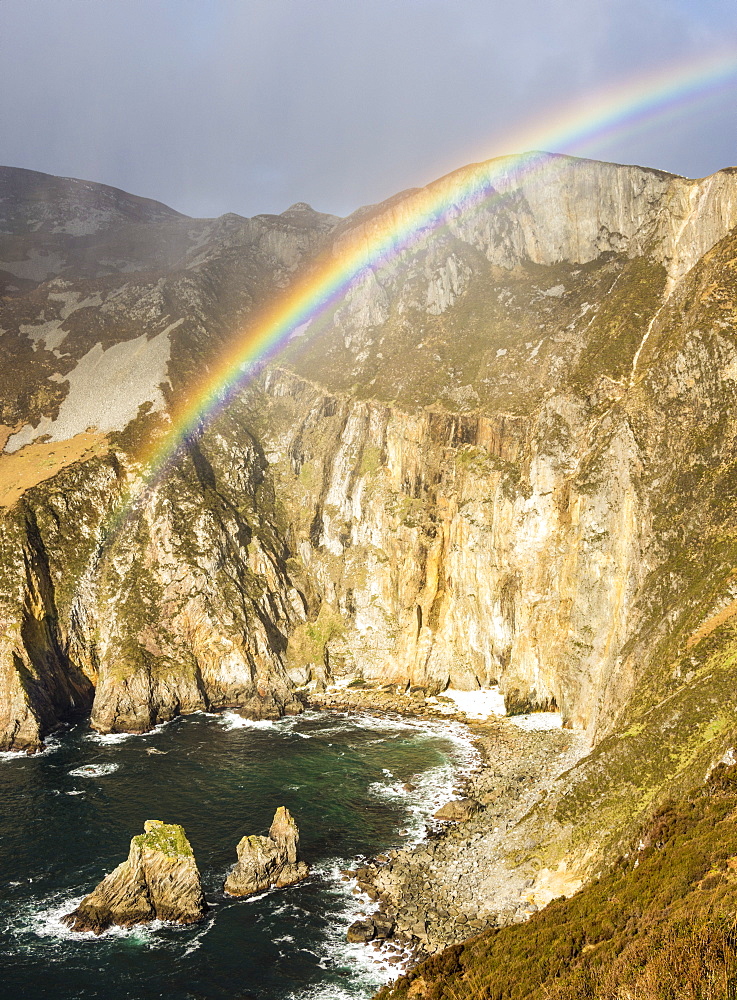 Sea cliffs 600m high against the Atlantic Ocean, Slieve League, County Donegal, Ulster, Republic of Ireland, Europe