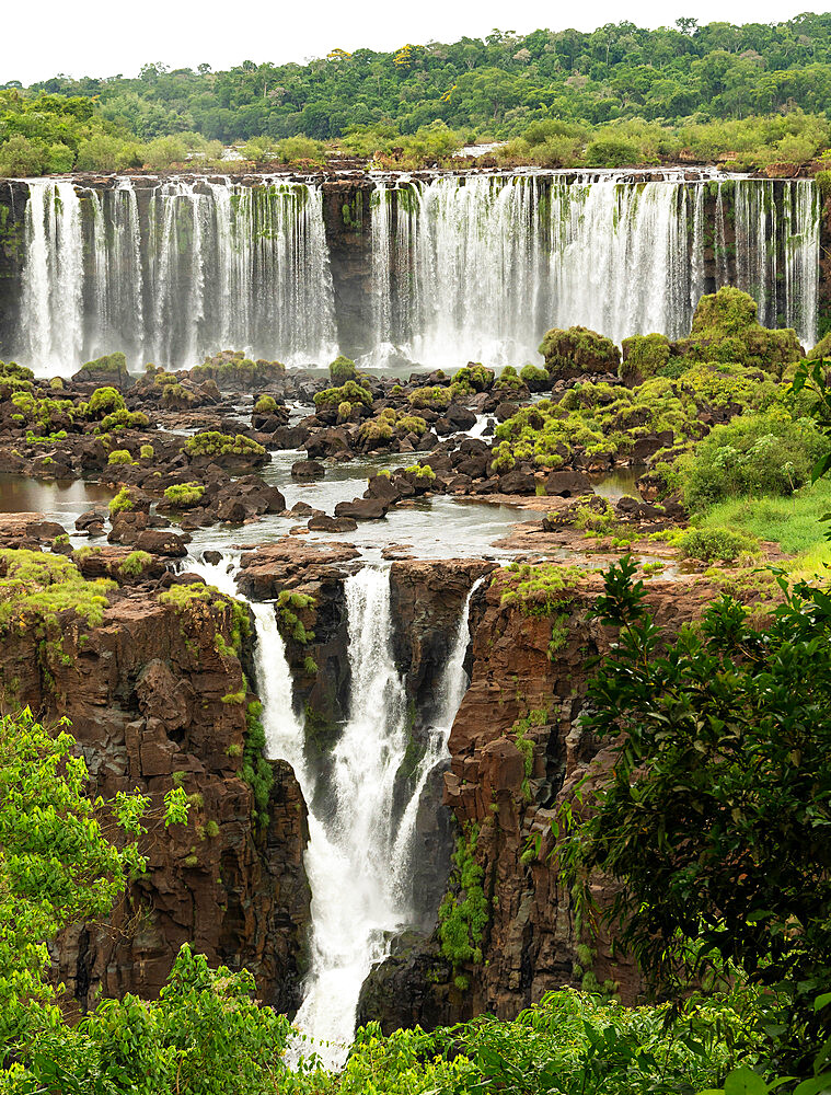 Iguazu Falls, Brazil, looking across to Argentinian falls, UNESCO World Heritage Site, Brazil, South America