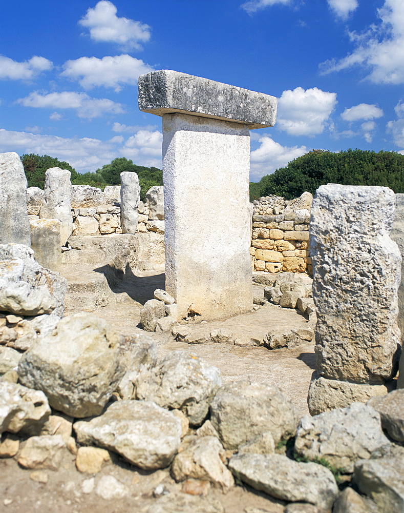 Ancient remains of Talayotic sanctuary and Taula, Torralba, Menorca (Minorca), Balearic Islands, Spain, Mediterranean, Europe