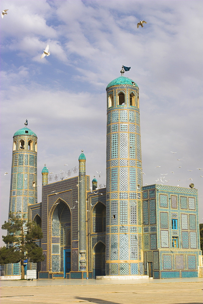 White pigeons fly around the shrine of Hazrat Ali, who was assassinated in 661, Mazar-I-Sharif, Afghanistan, Asia