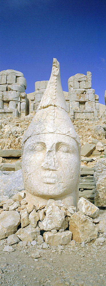 Ancient carved stone heads, Nemrut Dagi (Nemrut Dag), on summit of Mount Nemrut, UNESCO World Heritage Site, Cappadocia, Anatolia, Turkey, Asia Minor, Asia