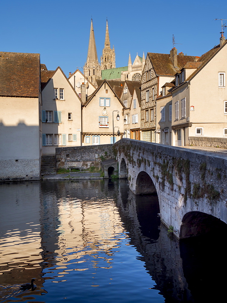 Chartres Cathedral across the River Eure, Chartres, Eure-et-Loir, France, Europe