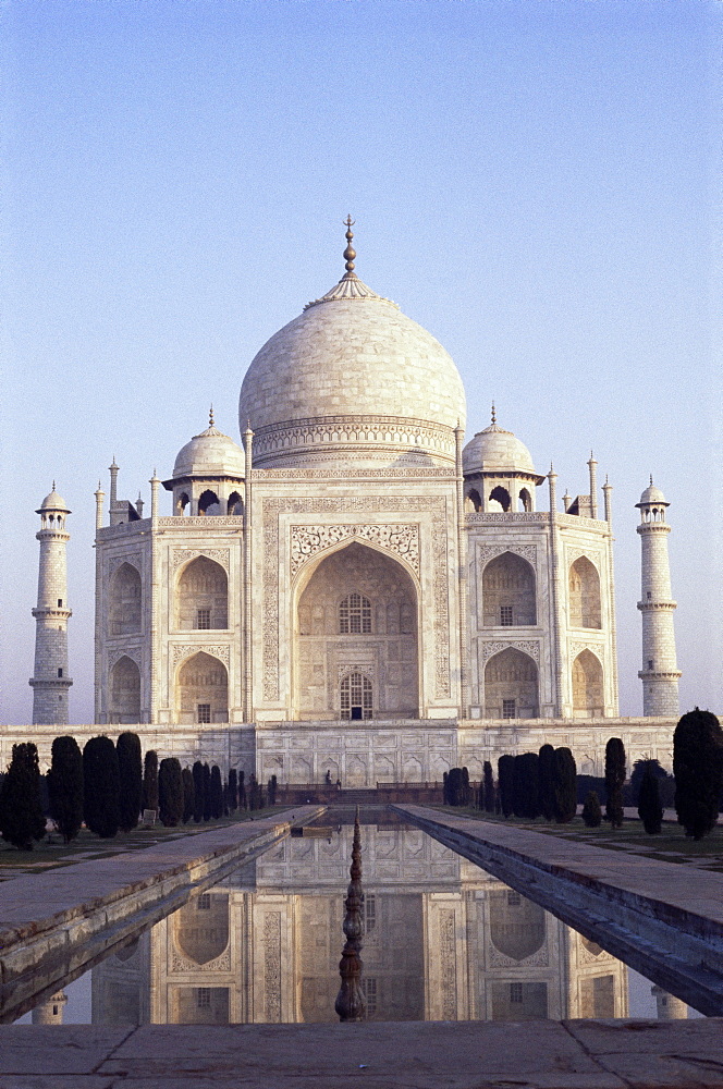 The Taj Mahal, UNESCO World Heritage Site, Agra, Uttar Pradesh state, India, Asia