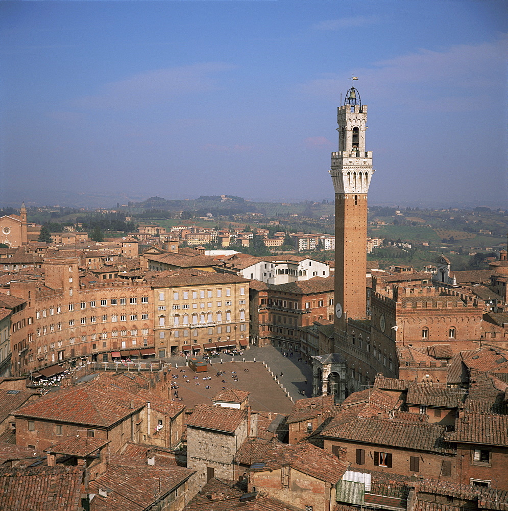 Piazza del Campo and Mangia Tower, UNESCO World Heritage Site, Siena, Tuscany, Italy, Europe