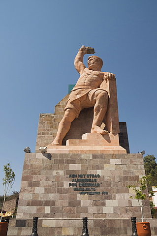 Pipila monument statue on hill in Guanajuato, Guanajuato State, Mexico, North America