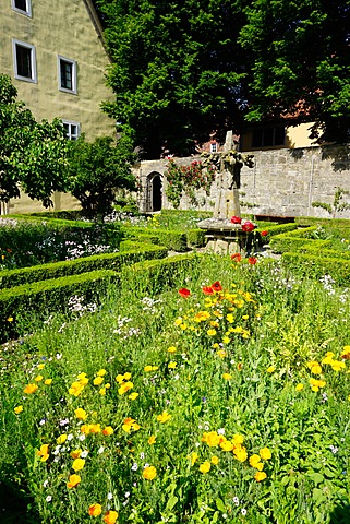 The cloister garden, Rothenburg ob der Tauber, Romantic Road, Franconia, Bavaria, Germany, Europe