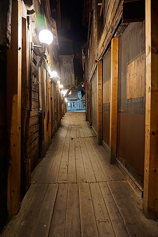 Small alleyways in the Hanseatic quarter, Bryggen, Bergen, Hordaland, Norway, Scandinavia, Europe