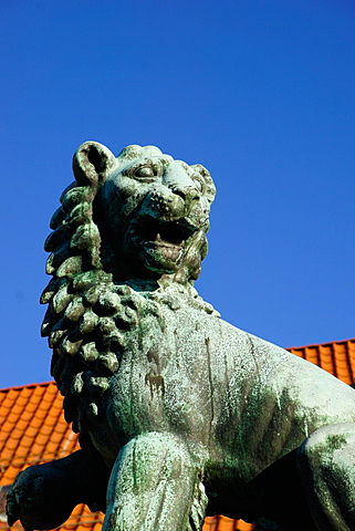 Lion Statue, Bergen, Hordaland, Norway, Scandinavia, Europe