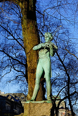 Ole Bulls Statue Man Playing Violin, Bergen, Norway, Scandinavia, Europe