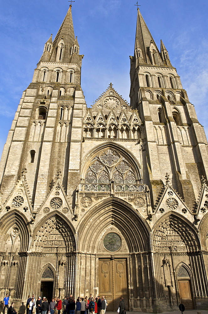 Western facade of Notre Dame Cathedral, dating from the 12th and 13th centuries, Bayeux, Calvados, Normandy, France, Europe