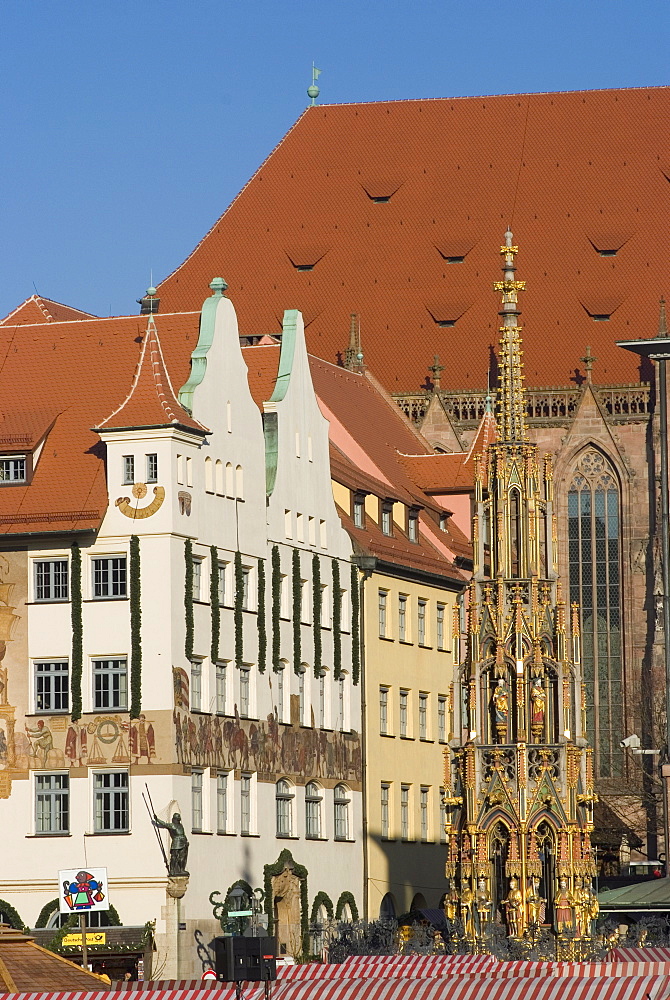 Schoene Brunnen (Beautiful Fountain), Nuremberg, Bavaria, Germany, Europe