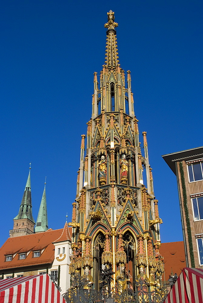 Schoene Brunnen (Beautiful Fountain), Nuremberg, Bavaria, Germany, Europe