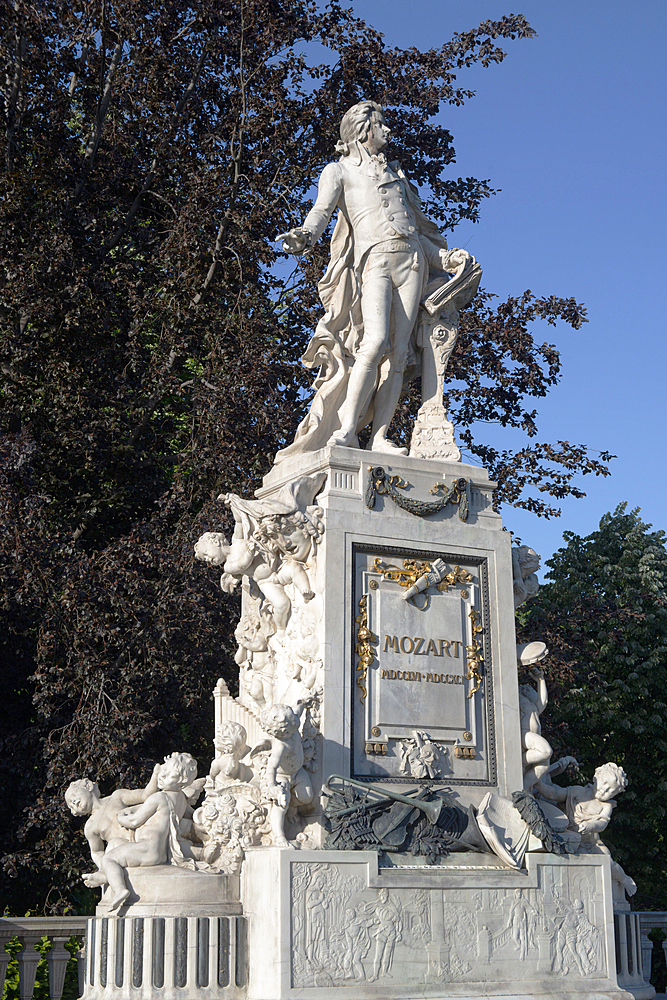 Mozart Denkmal (Mozart Statue), Buggarten, Vienna, Austria, Europe