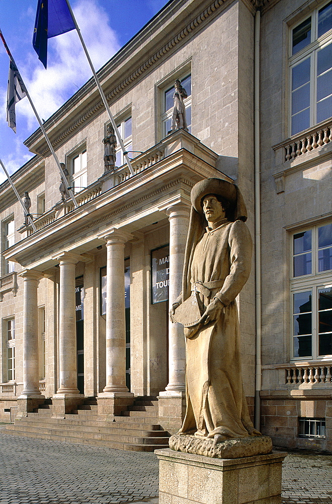 France, Pays De La Loire, Loire Atlantique (44), Nantes, The City Hall Square And Statue