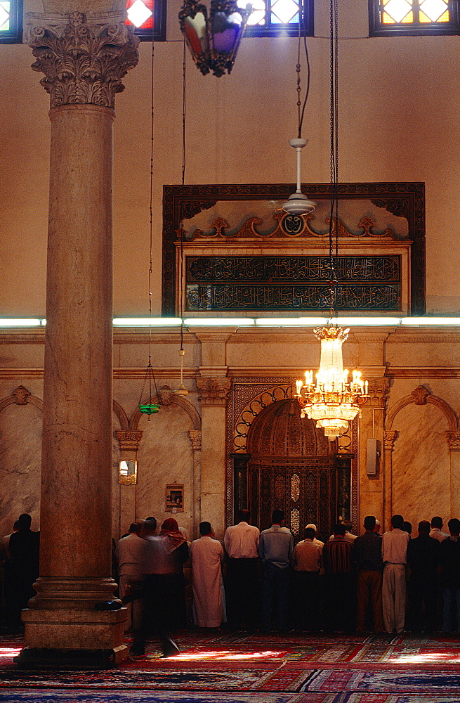 Syria, Damascus, The Omayyad Mosque Built By Khalif Walid The First And 12 000 Workers, The Site Was Occupied By A Temple Then A Church, Men At Prayer Along The Qibla Wall