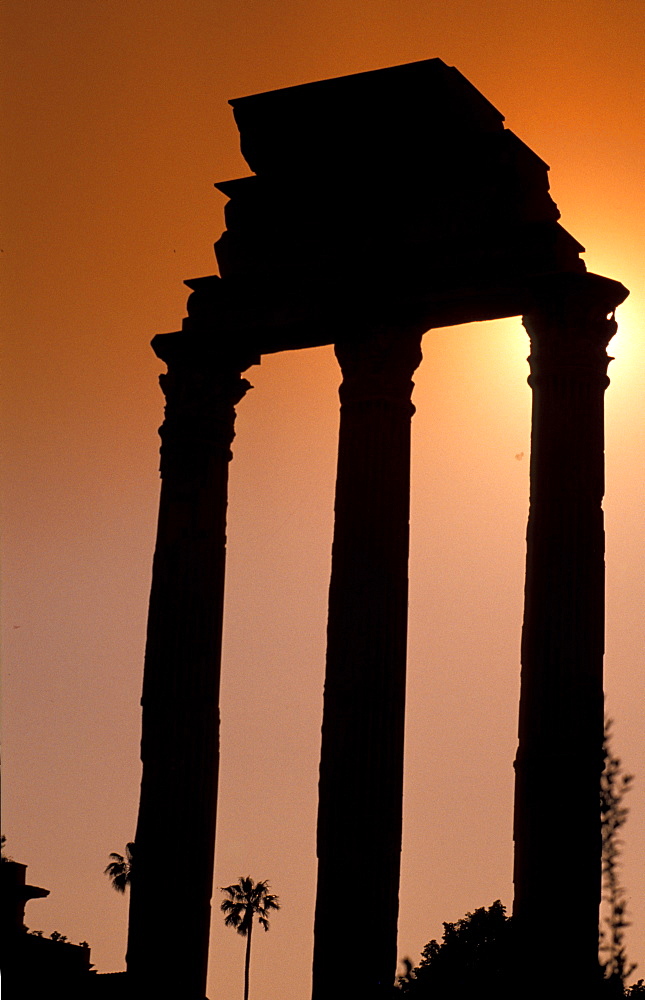 Italy, Rome, Forum Roman Ruins, Castor And Pollux Temple Ruins At Dusk