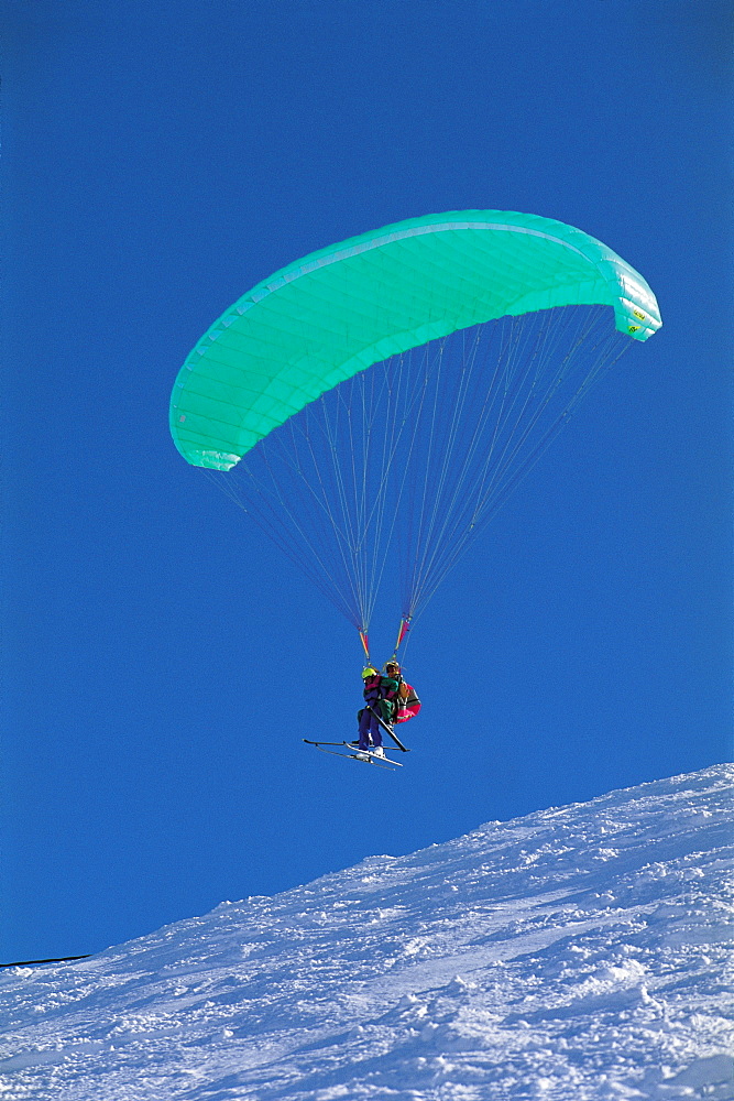 France, Alps, Deltaplane In 3 Vallees