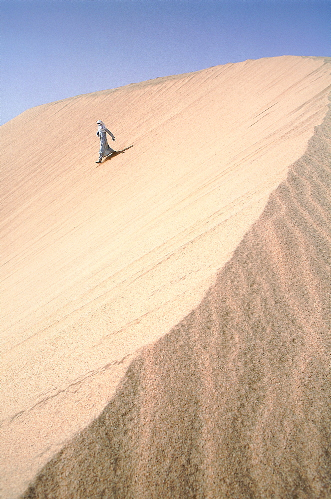 Algeria, Sahara, Tassili M'ajjer, 80 Km Of Oasis Of Djanet, Tuareg Descending Sand Dunes 