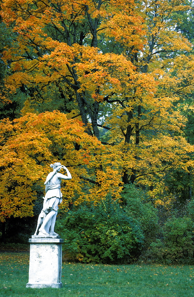 Russia, Saint Petersburg, Catherine Ii Chinese Pavilion Park, Statue Of Diana 