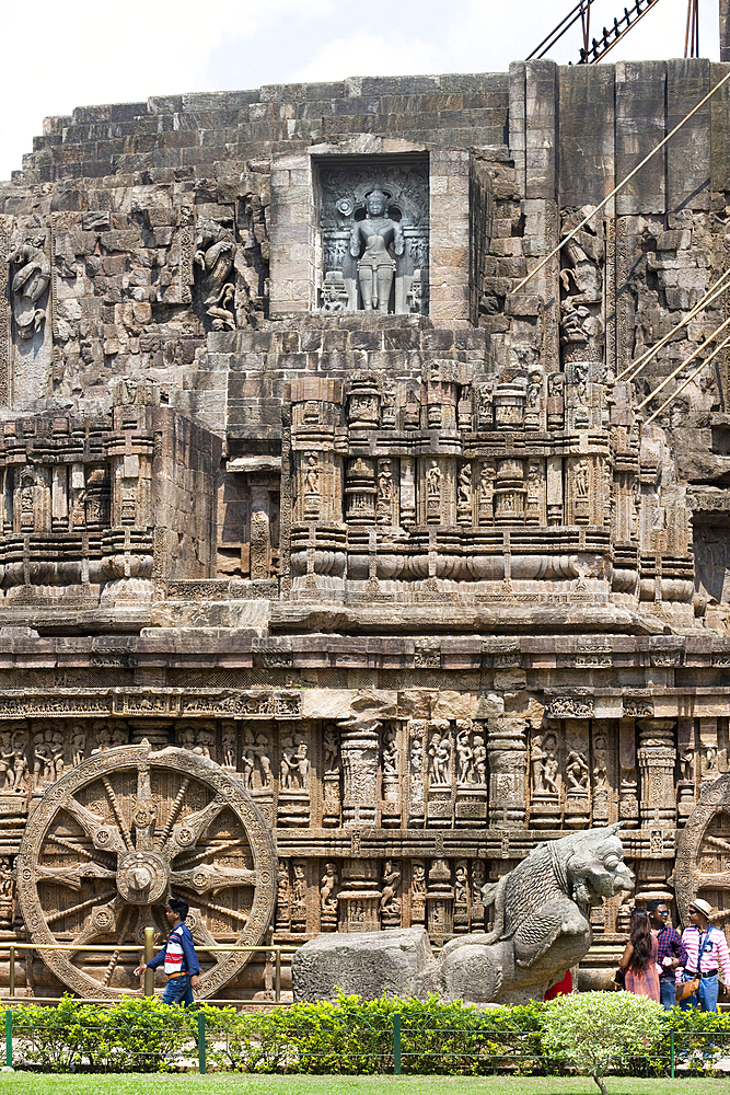 The mid 13th century Sun Temple, dedicated to Surya, the Hindu Sun God, constructed as a twelve-wheeled chariot drawn by seven horses, UNESCO World Heritage Site, Konarak, Puri District, Odisha, India, Asia