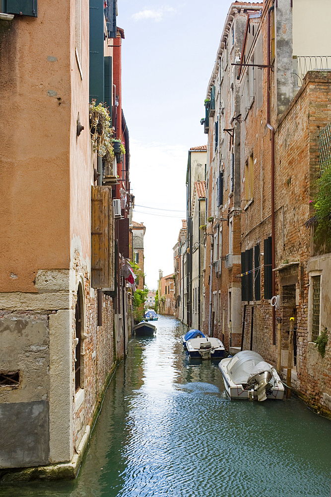 A tiny section of the city's maze of canals and narrow waterways, Venice, UNESCO World Heritage Site, Veneto, Italy, Europe