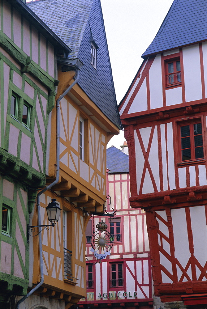 Timbered houses, town of Vannes, Golfe du Morbihan (Gulf of Morbihan), Brittany, France, Europe