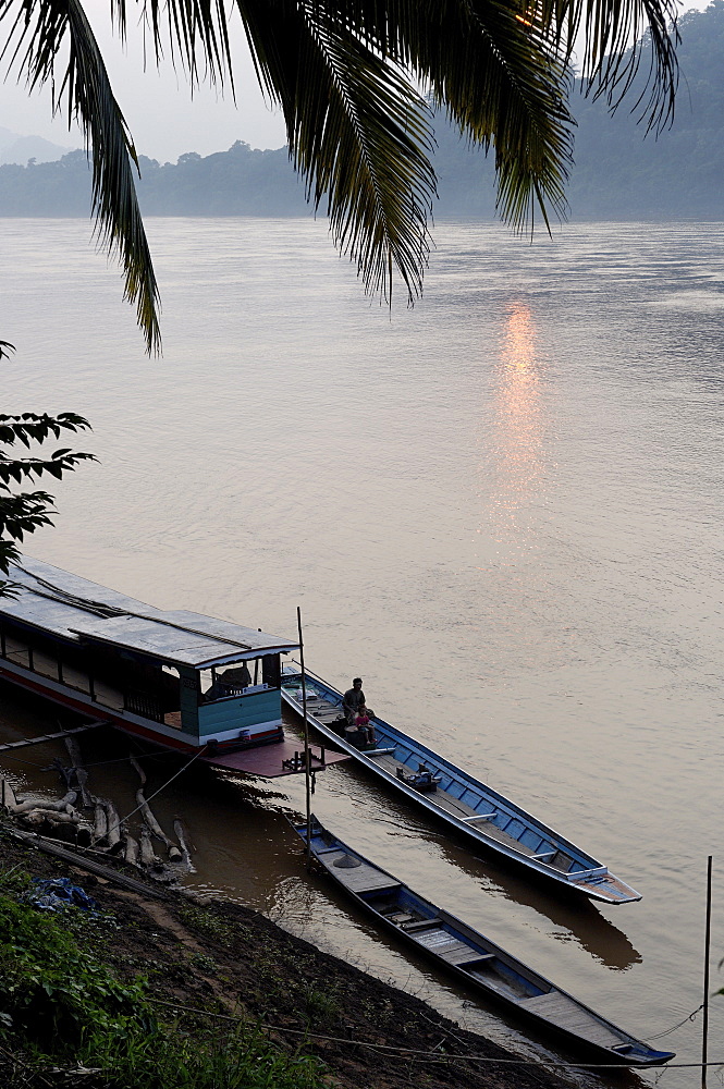 Banks of the Mekong River, Luang Prabang, Laos, Indochina, Southeast Asia, Asia