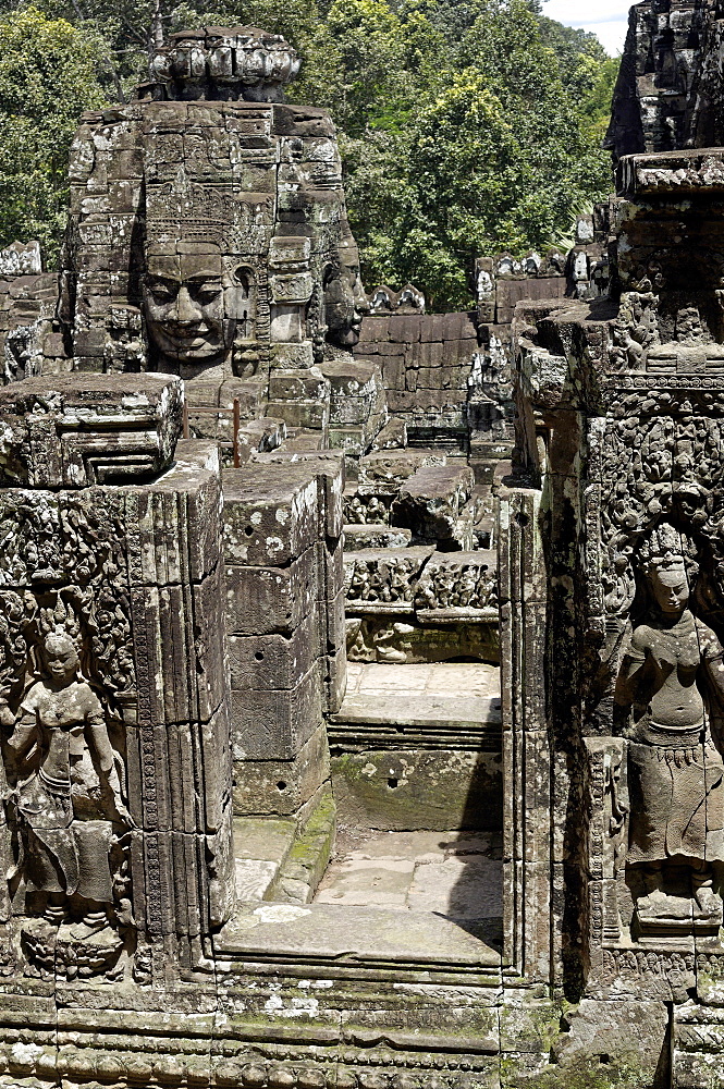 Ta Prohm temple dating from the mid 12th to early 13th centuries, Angkor, UNESCO World Heritage Site, Siem Reap, Cambodia, Indochina, Southeast Asia, Asia