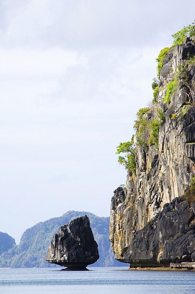 Unusual limestone rock formations near Corong, Bacuit Bay, El Nido Town, Palawan Province, Philippines, Southeast Asia, Asia