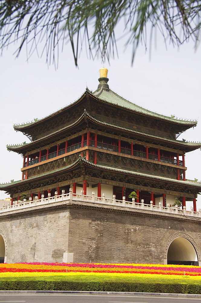 Bell Tower dating from 14th century rebuilt by the Qing in 1739, Xian City, Shaanxi Province, China, Asia