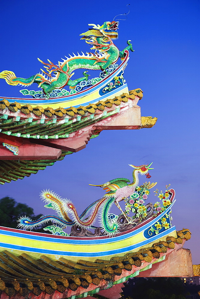 Decorative dragons, Thean Hou Chinese Temple, Kuala Lumpur, Malaysia, Southeast Asia, Asia