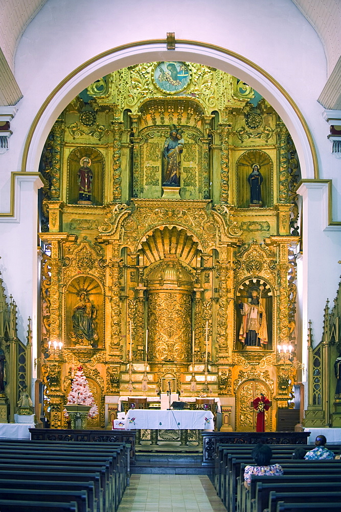 Gold altar in the Church of San Jose, historical old town, UNESCO World Heritage Site, Panama City, Panama, Central America