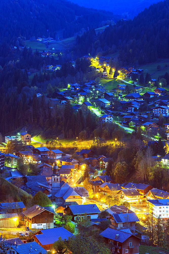 Resort town of Morzine, Rhone Alps, Haute Savoie, France, Europe