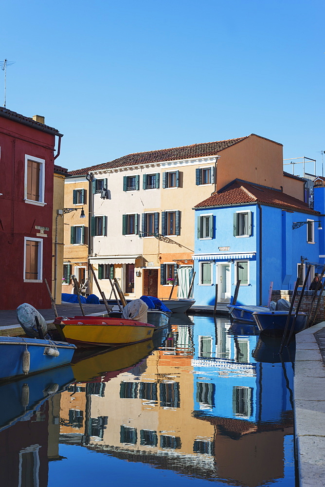 Multi coloured canal side houses, Burano, Venice, UNESCO World Heritage Site, Veneto, Italy, Europe