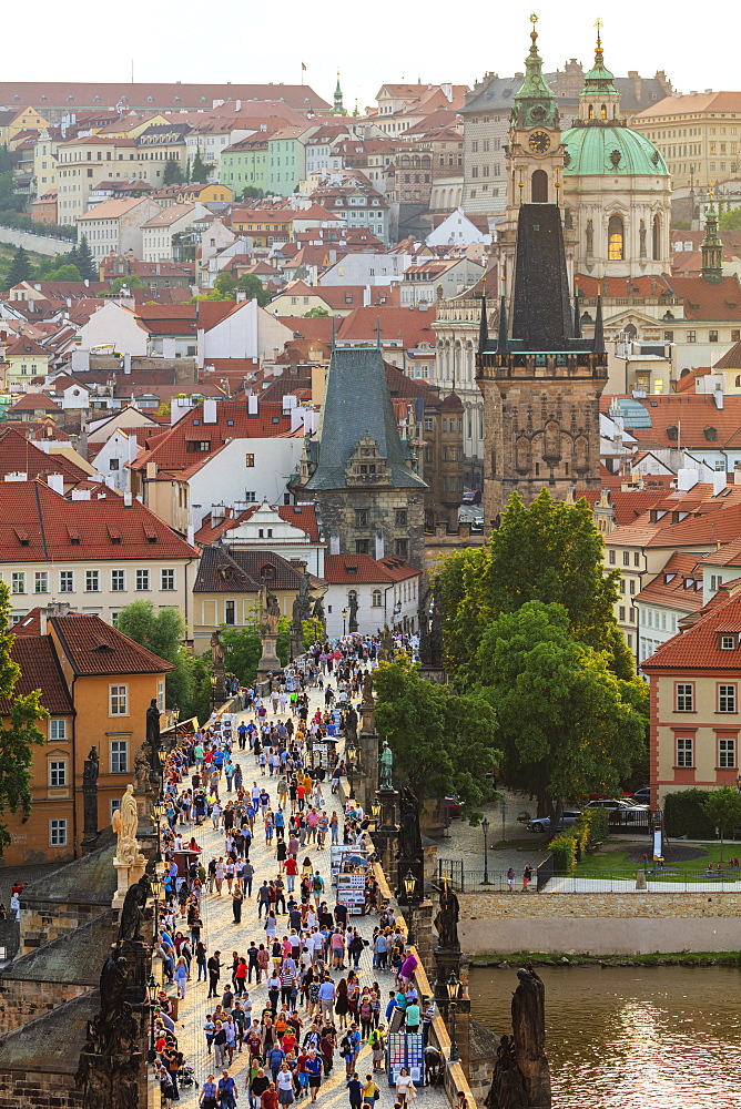 Charles Bridge, Prague, UNESCO World Heritage Site, Bohemia, Czech Republic, Europe