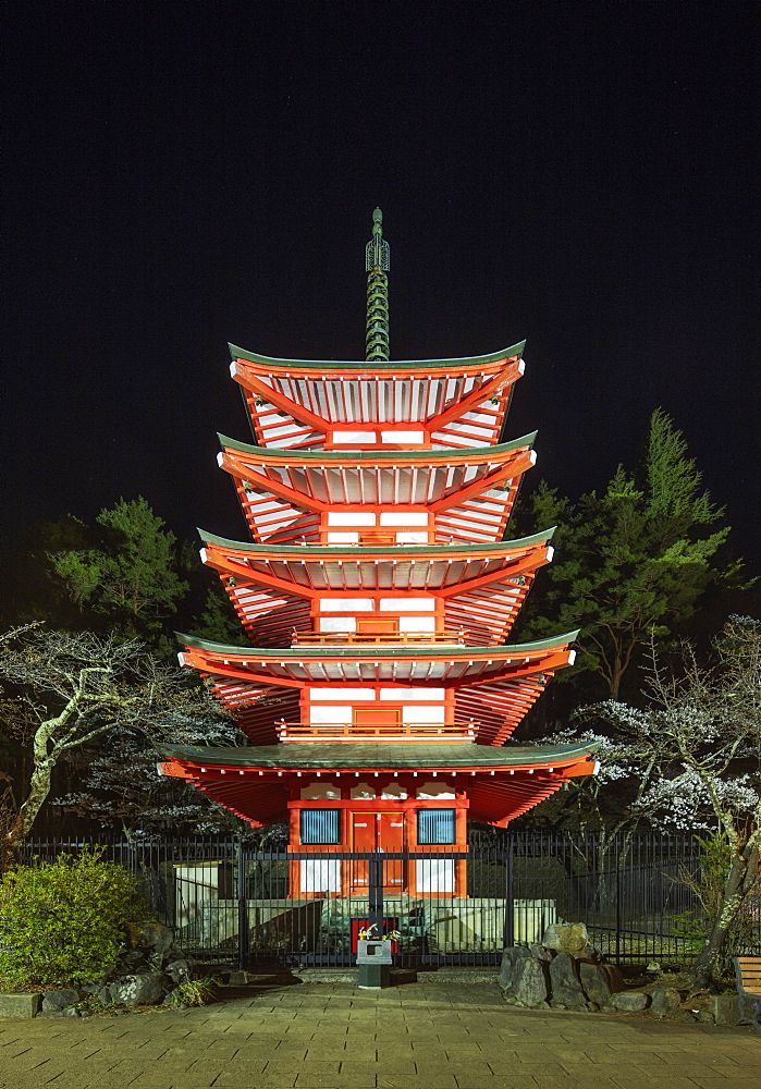 Cherry blossom at Chureito Pagoda in Arakurayama Sengen Park, Yamanashi Prefecture, Honshu, Japan, Asia