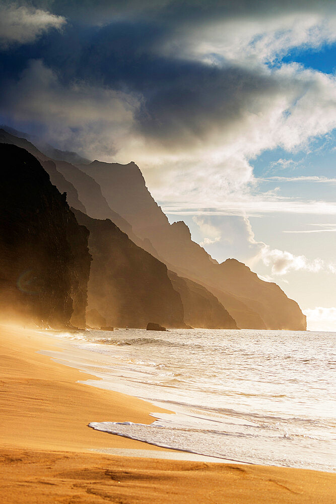 Pali sea cliffs on the Kalaulau trail, Napali Coast State Park, Kauai Island, Hawaii, United States of America, North America