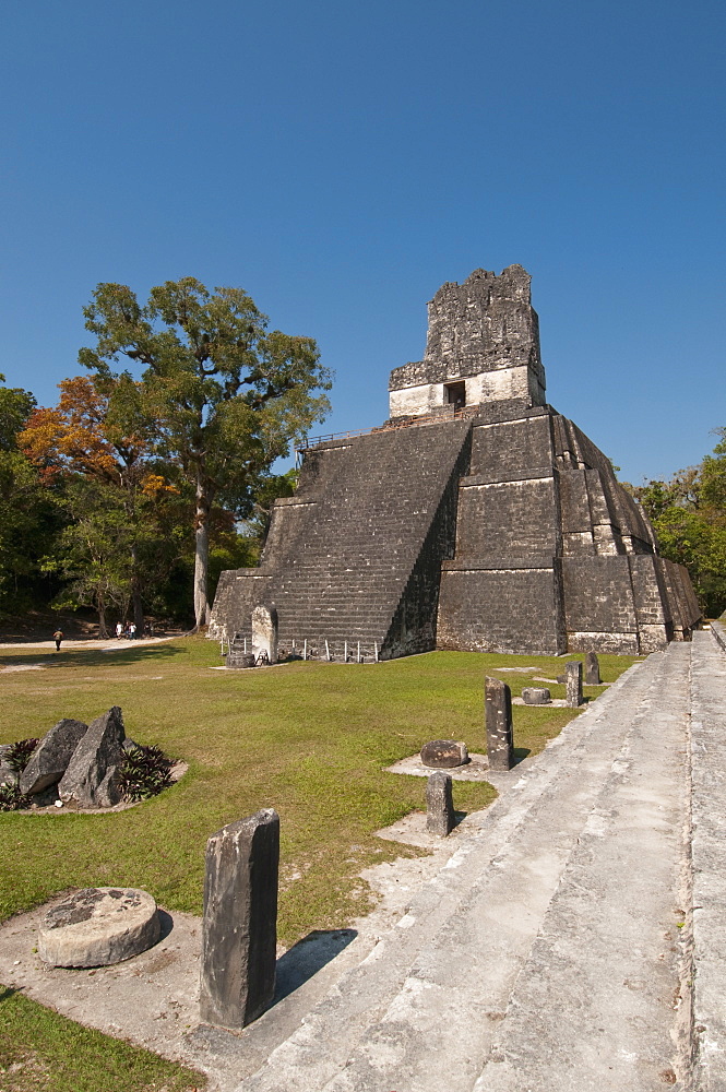 Temple II and Grand Plaza, Mayan archaeological site, Tikal, UNESCO World Heritage Site, Guatemala, Central America