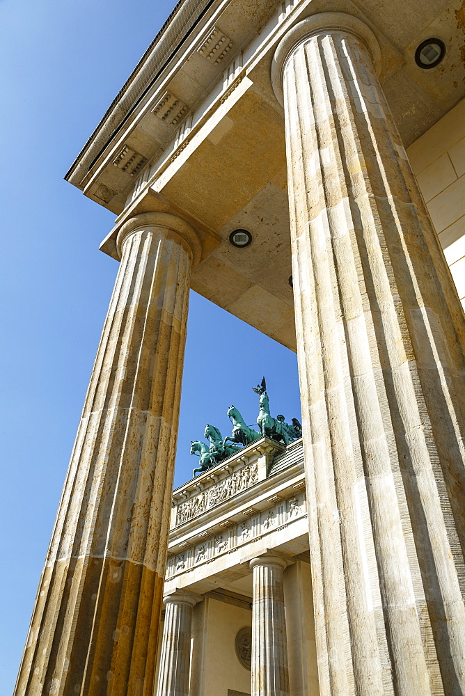 Brandenburg Gate (Brandenburger Tor), Mitte, Berlin, Germany, Europe