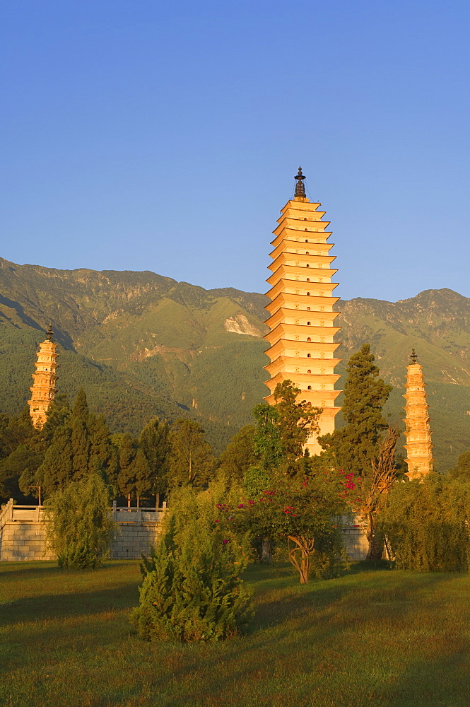 The Three Pagodas, Dali Old Town, Yunnan Province, China, Asia