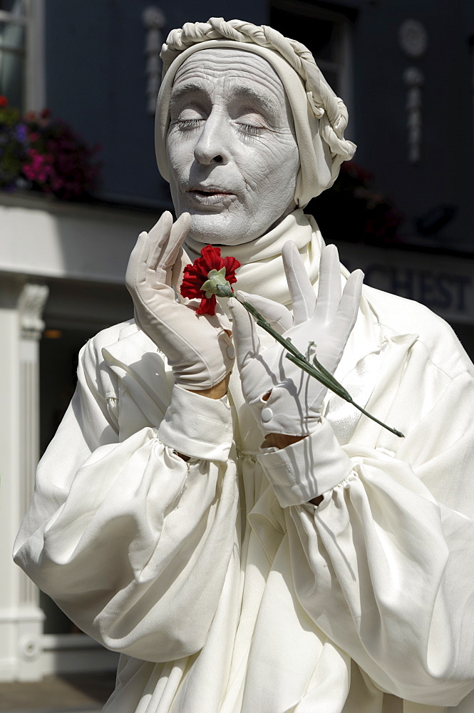 Human statue, street performer, Galway, County Galway, Connacht, Republic of Ireland, Europe