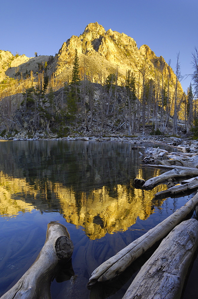 Dawn over Sawtooth Lake, Sawtooth Mountains, Sawtooth Wilderness, Sawtooth National Recreation Area, Rocky Mountains, Idaho, United States of America, North America