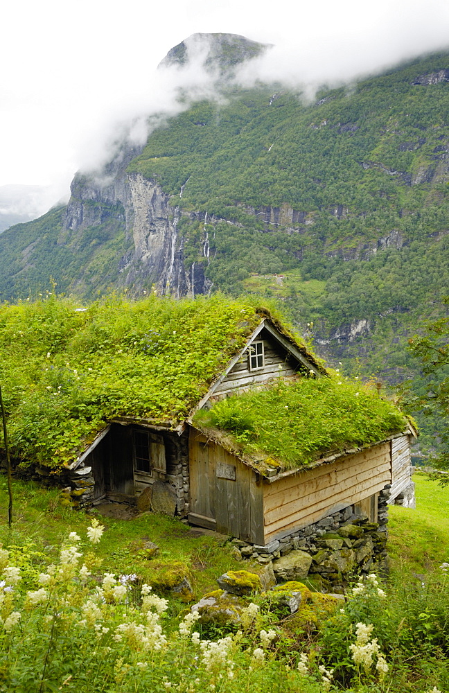 Hiking along Geirangerfjorden, near Skagefla, Geiranger, UNESCO World Heritage Site, More og Romsdal, Norway, Scandinavia, Europe