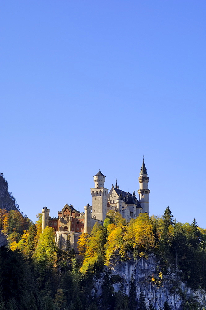 Schloss Neuschwanstein, fairytale castle built by King Ludwig II, near Fussen, Bavaria (Bayern), Germany, Europe