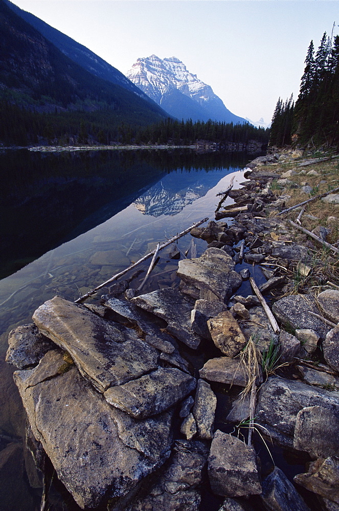 Mount Kerkeslin and Horseshoe Lake, Jasper National Park, UNESCO World Heritage Site, The Rockies, Alberta, Canada, North America